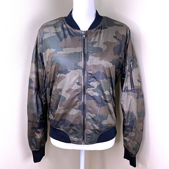 Forever 21 Jackets & Blazers - New Forever 21 Sherpa Lined Camo Bomber Jacket